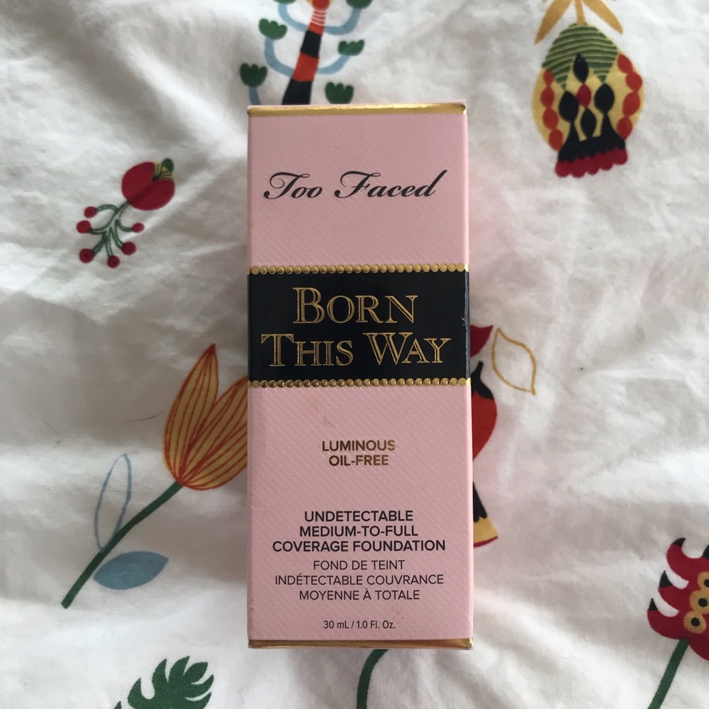 Too Faced - Born This Way Foundation